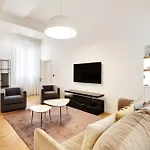 Pick A Flat\'S Apartment In Louvre - Rue Saint-Hyacinthe